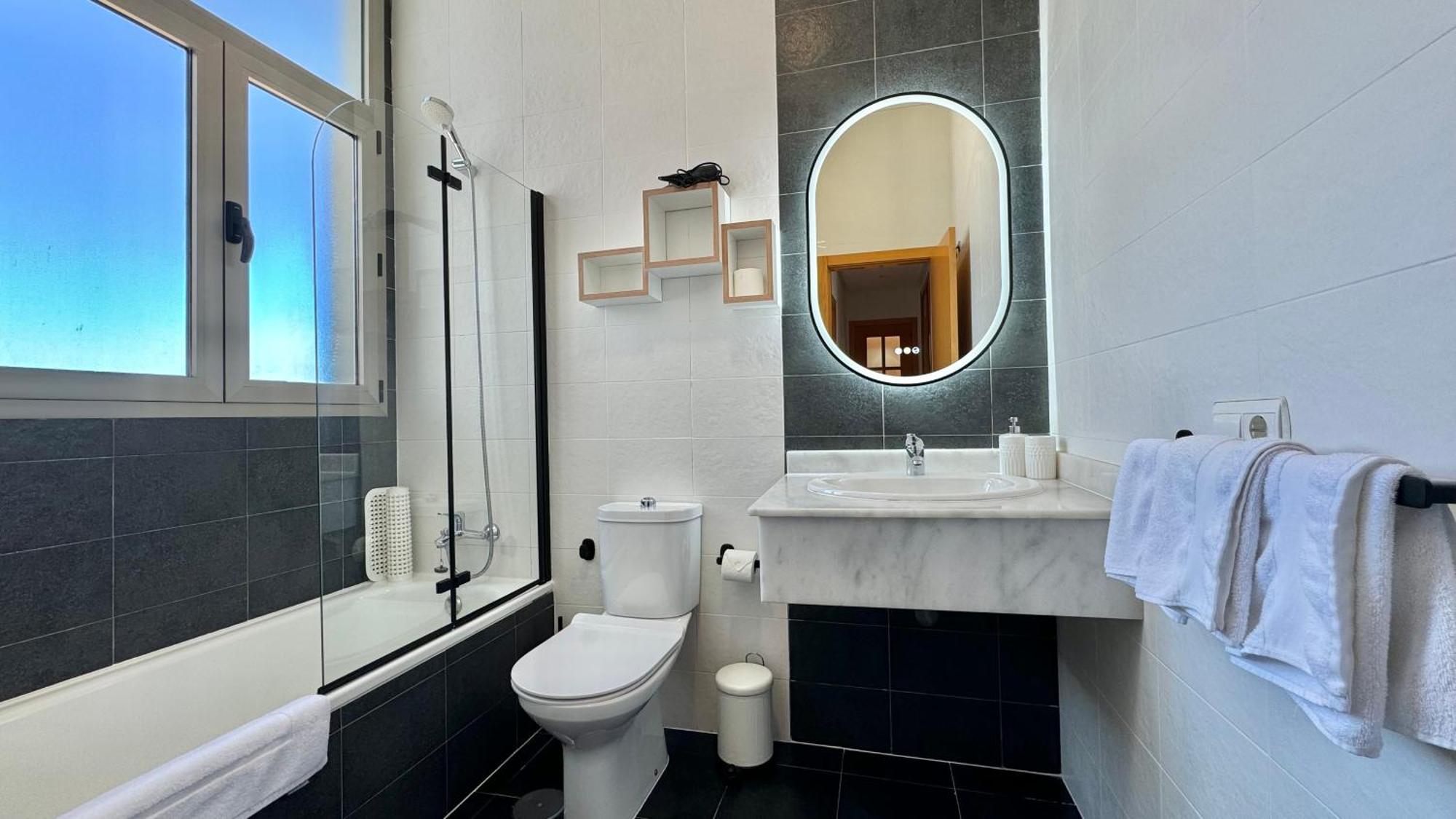 De 140 M² En Playa De Levante, Con 3 Habitación *